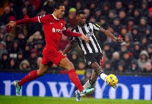 77场英超进50球！英媒：利物浦愿意加入球员交换求购伊萨克