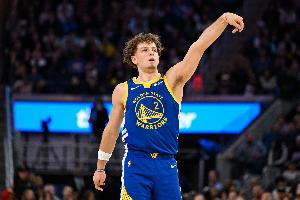 开云官方网站-手感滚烫！波杰姆斯基14中9砍全场最高27分外加6板5助 三分9中7