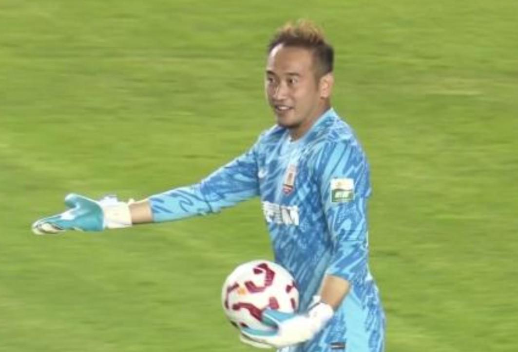 开云电子-亚泰门将吴亚轲：不可以放弃，一旦心死，比赛就提前结束了