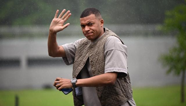 开云电子-转会大戏终于落幕！官方：姆巴佩加盟皇马