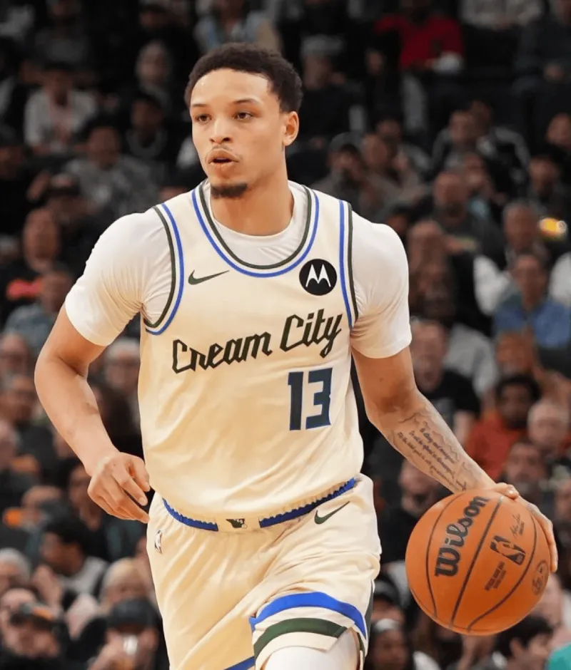 开云电子-Scotto：灰熊交易莫兰特的谈判，向雄鹿索要一个首轮&amp;amp;罗林斯