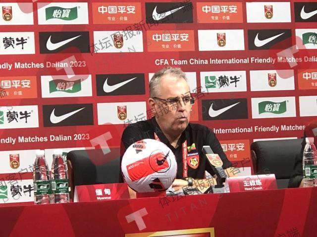 开云官方网站-缅甸队主帅：前25分钟我们表现好 若先进球会不同