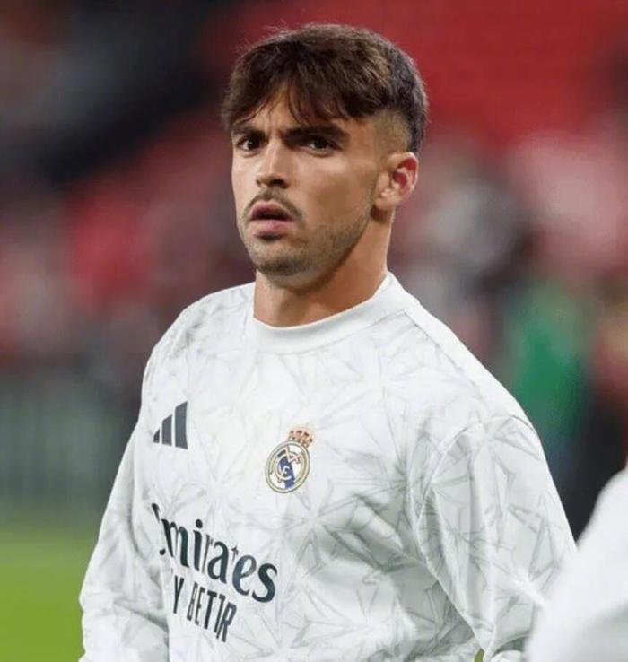 开云官方网站-阿森西奥带伤出战欧冠，称将继续为皇马贡献|摩纳哥|皇家马德里|阿尔瓦|胫骨骨折|劳尔_新浪体育_新浪新闻