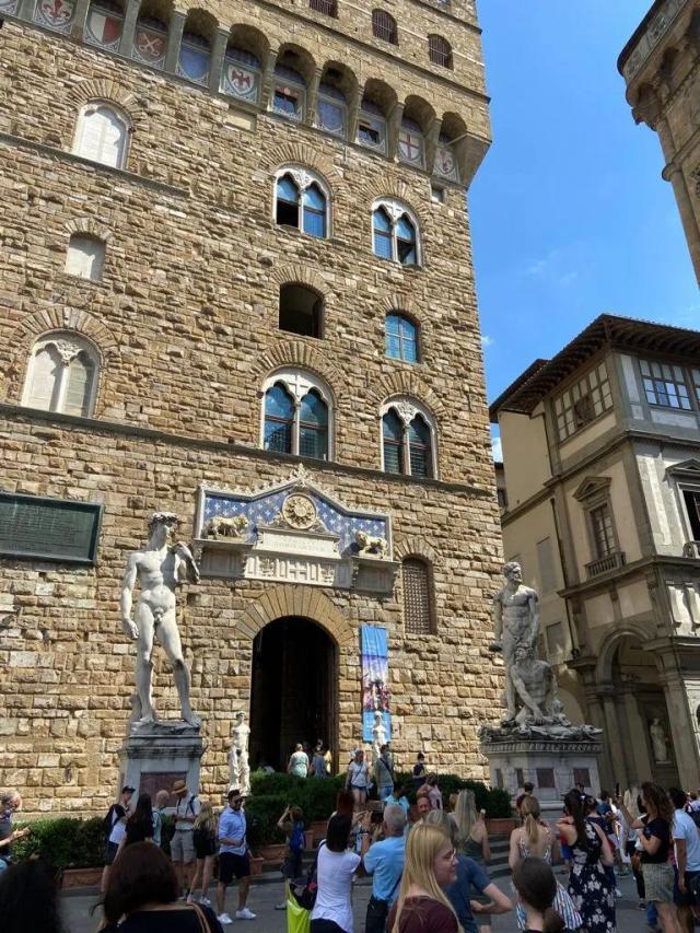 开云官方网站-武磊讲述佛罗伦萨行 热身赛纪念西班牙人老队长